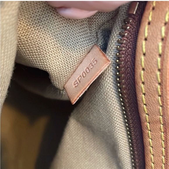 Authentic Louis Vuitton handbag - Picture 9 of 15
